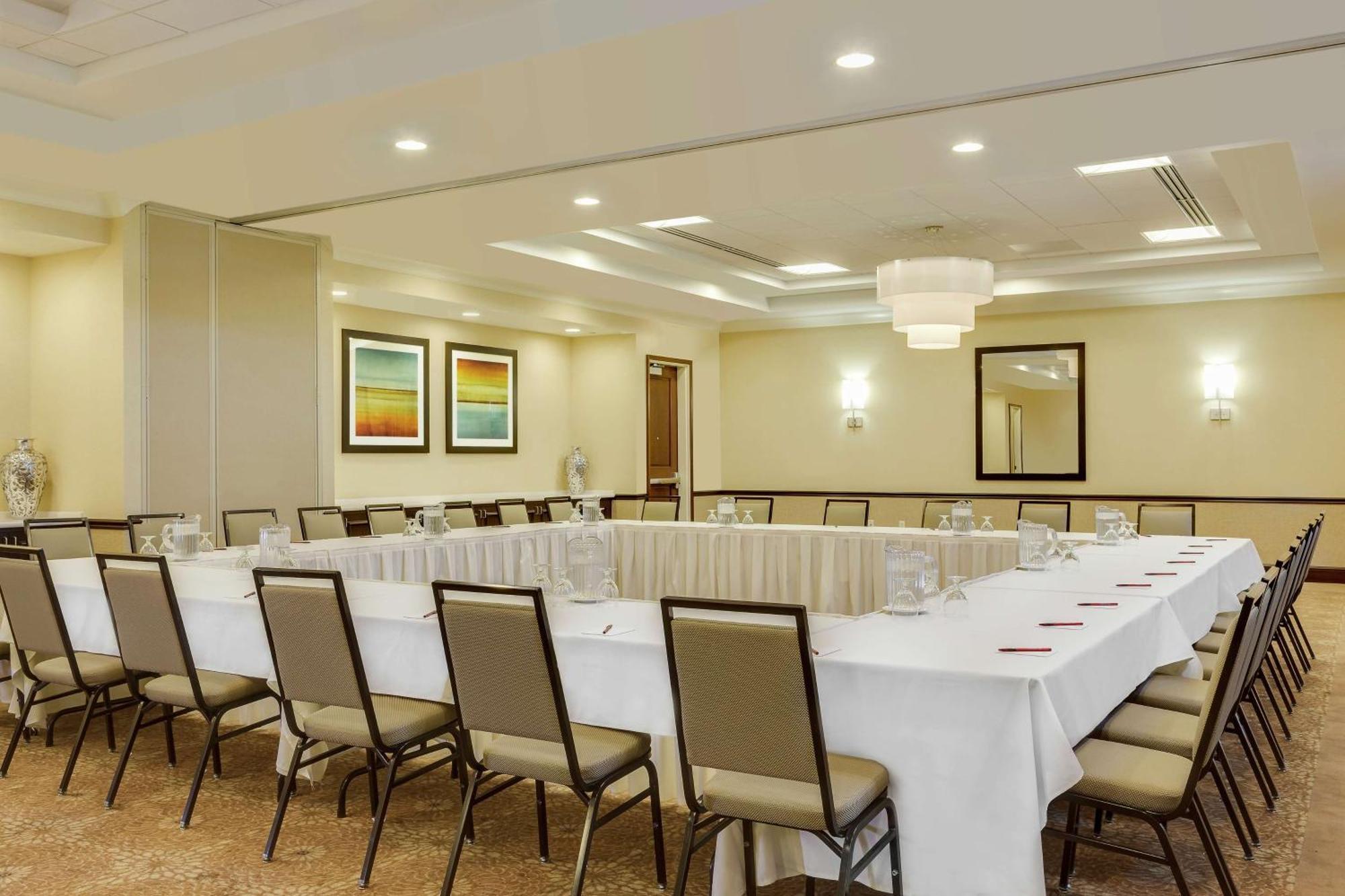 Hilton Garden Kansas Hotel Manhattan